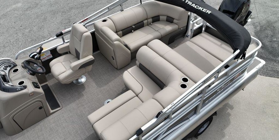 Sun Tracker 22 Party Barge RF