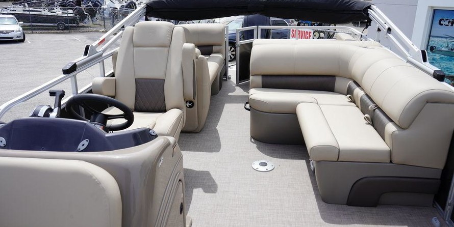 Sun Tracker 22 Party Barge RF