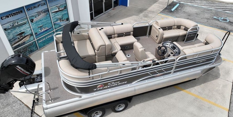 Sun Tracker 22 Party Barge RF