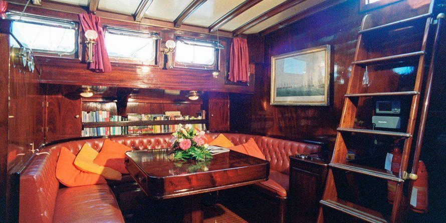 Hamble one design classic yacht