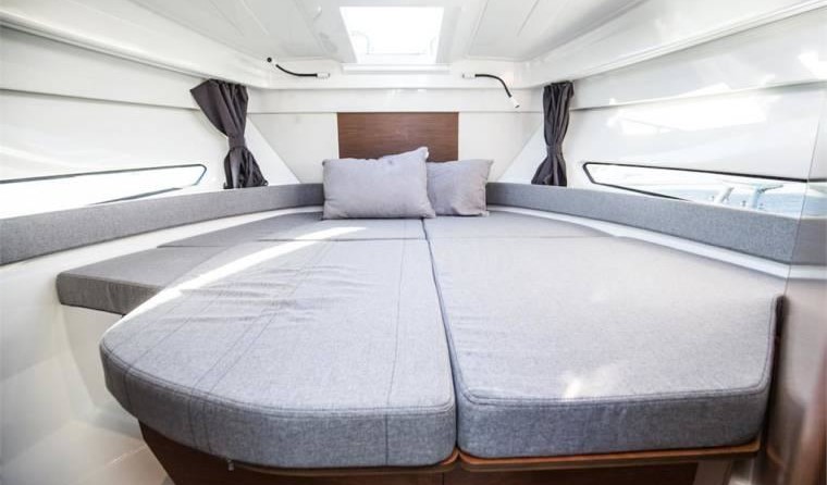 Beneteau Antares 9 OB