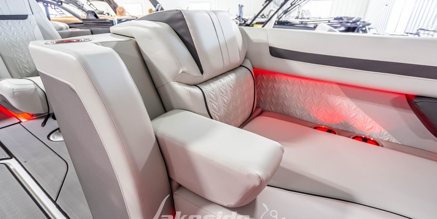 Hurricane fundeck 232