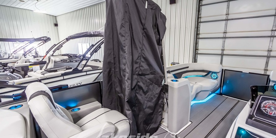 Hurricane fundeck 232