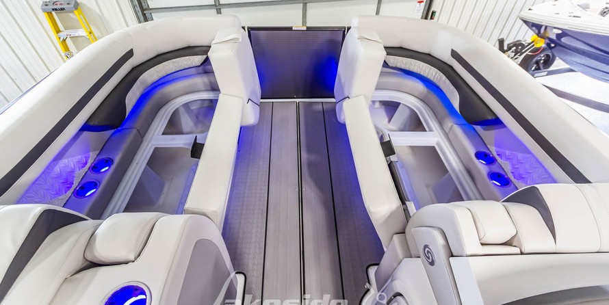 Hurricane fundeck 232