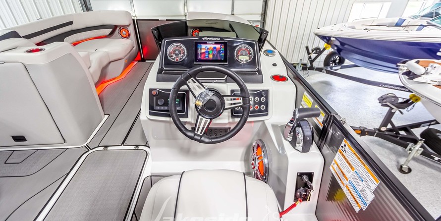 Hurricane fundeck 232