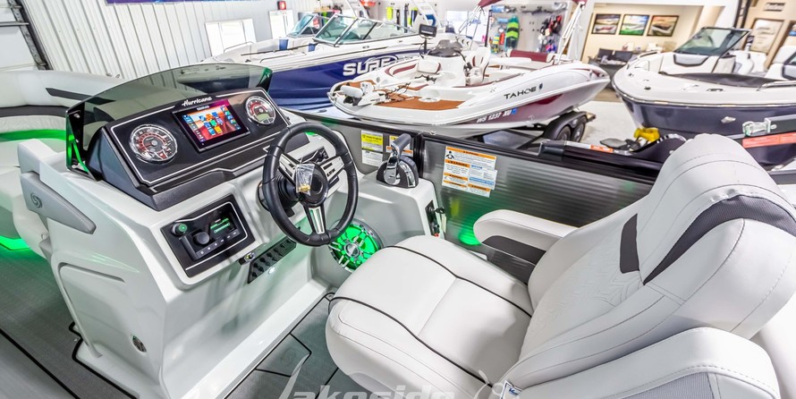 Hurricane fundeck 232