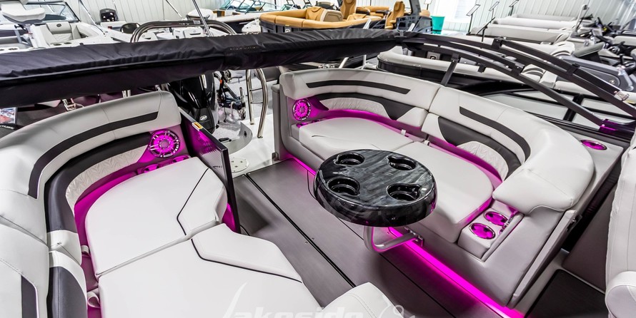 Hurricane fundeck 232