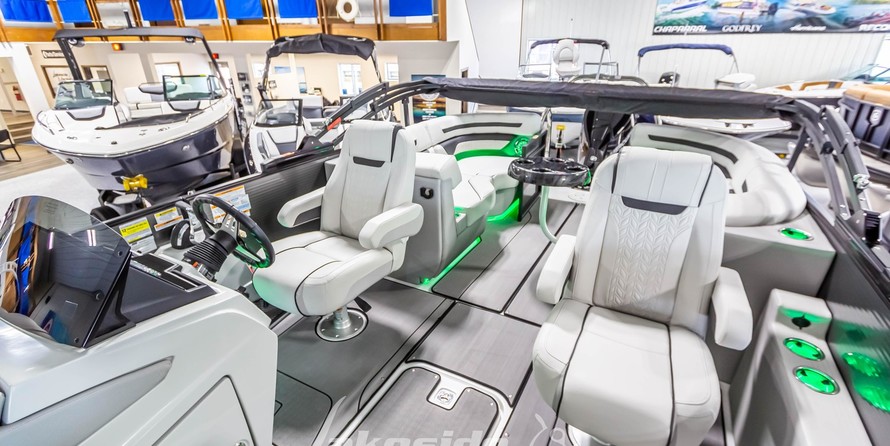 Hurricane fundeck 232