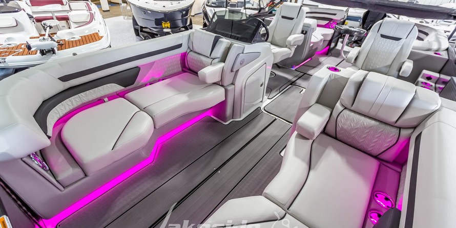 Hurricane fundeck 232