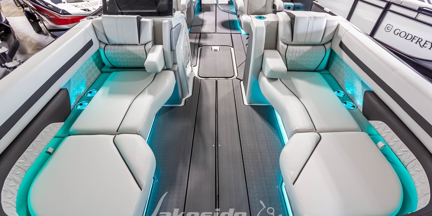 Hurricane fundeck 232