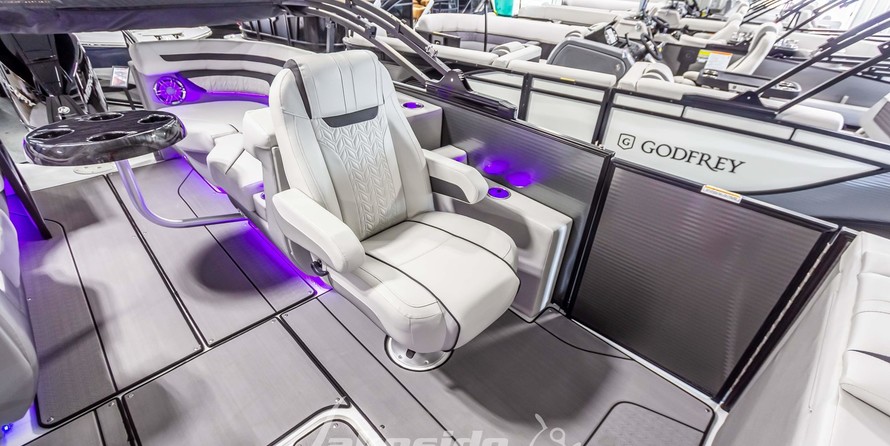 Hurricane fundeck 232