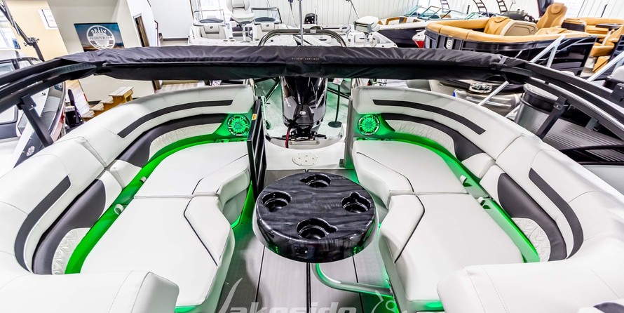 Hurricane fundeck 232