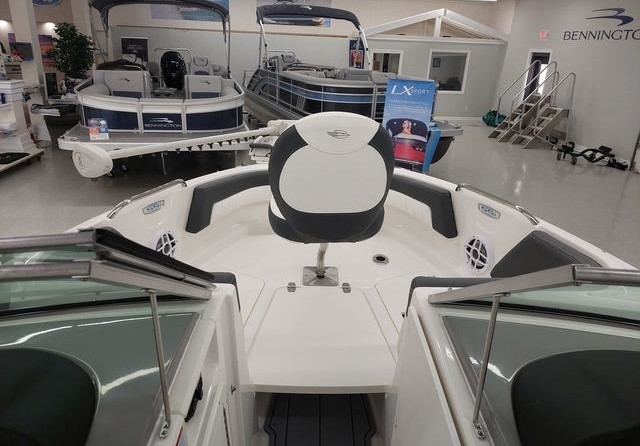 Chaparral 21 H2O OB Ski & Fish