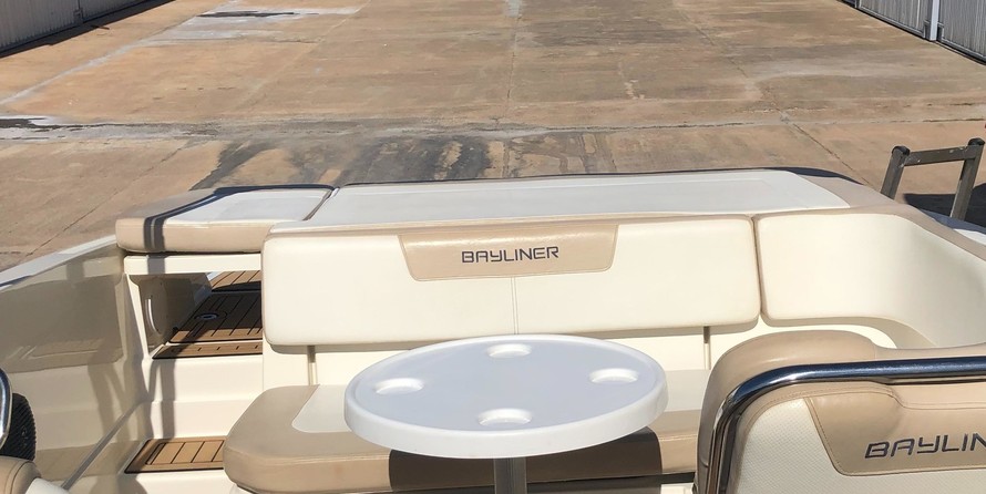 Bayliner VR6 BOWRIDER