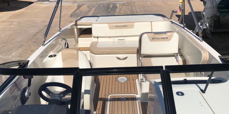 Bayliner VR6 BOWRIDER