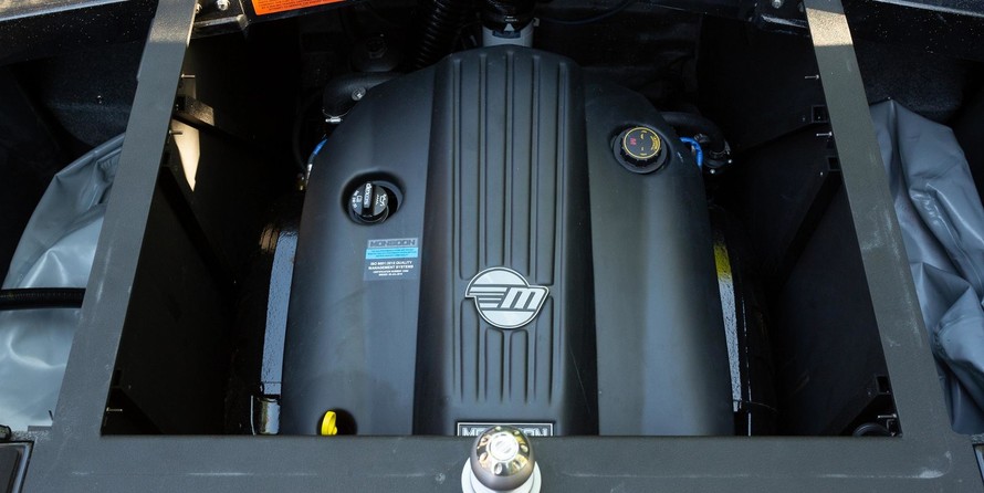 Malibu Wakesetter 25 LSV