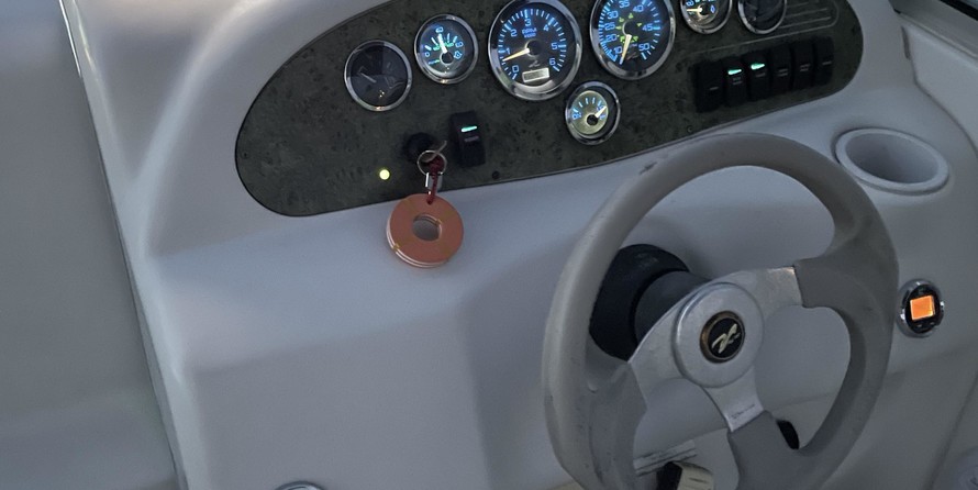 Sea ray 215 express cruiser