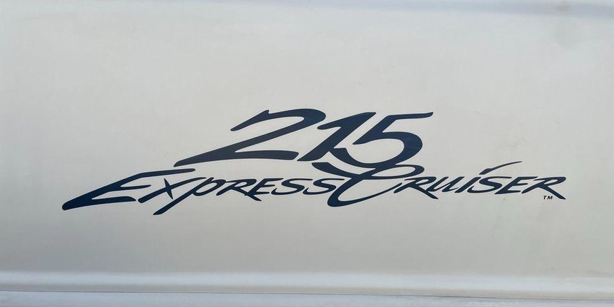 Sea ray 215 express cruiser