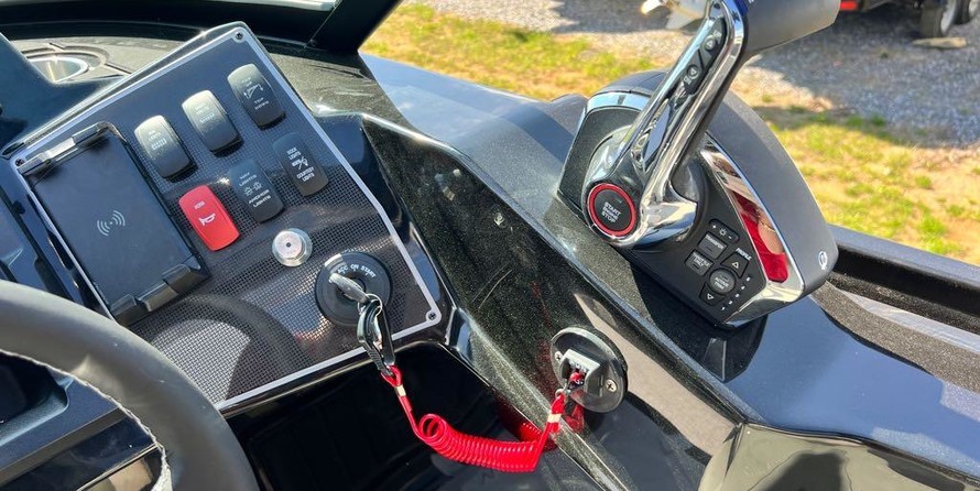 Premier Pontoons Solaris 250 RE