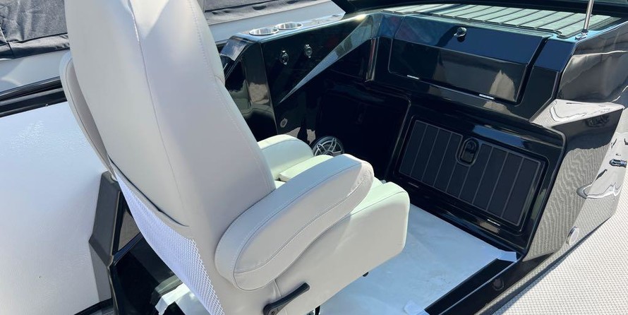 Premier Pontoons Solaris 250 RE