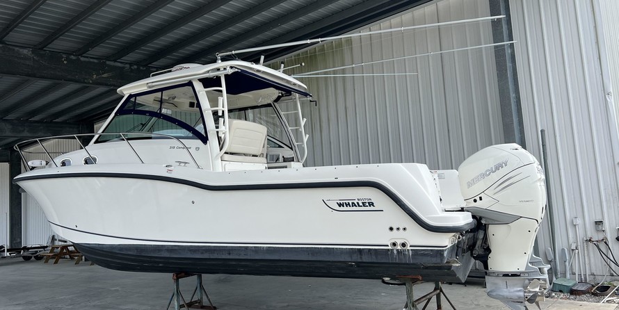 Boston Whaler 315 Conquest