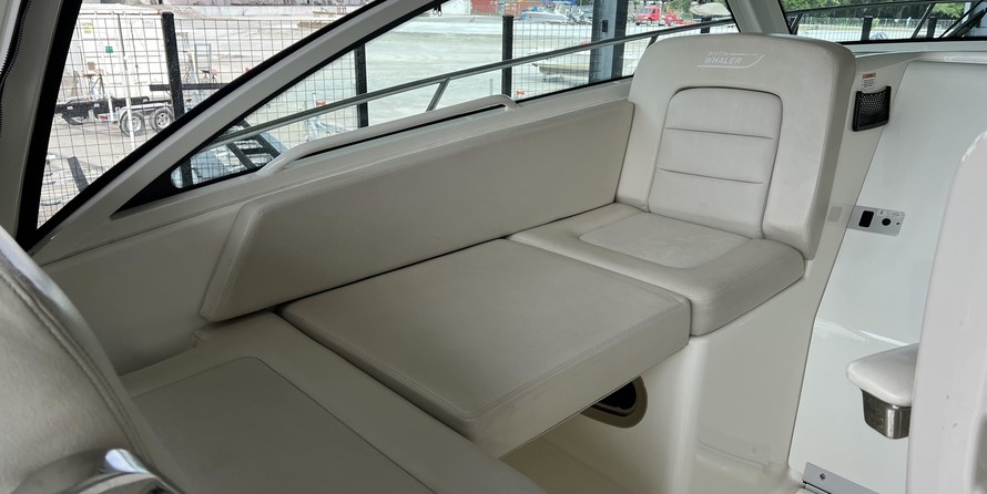 Boston Whaler 315 Conquest