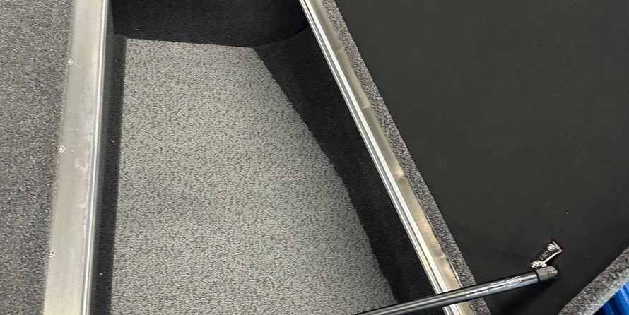 Lund Boats 1875 Pro-V Bass