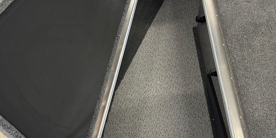 Lund Boats 1875 Pro-V Bass