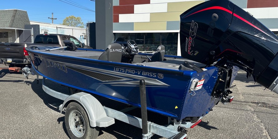 Lund Boats 1875 Pro-V Bass