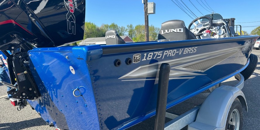 Lund Boats 1875 Pro-V Bass