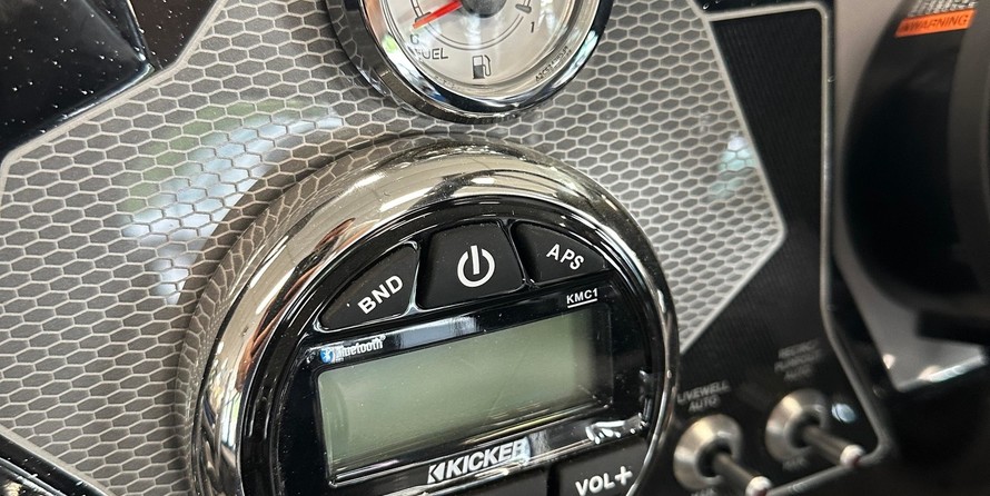 Lund Boats 1875 Pro-V Bass