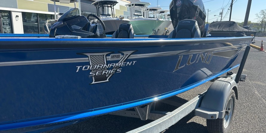 Lund Boats 1875 Pro-V Bass