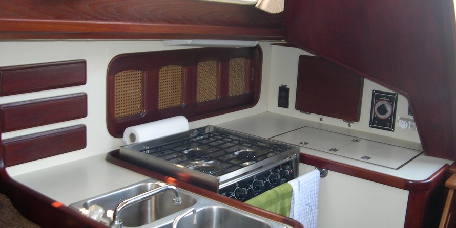 Steeler Bronson 36 Islander