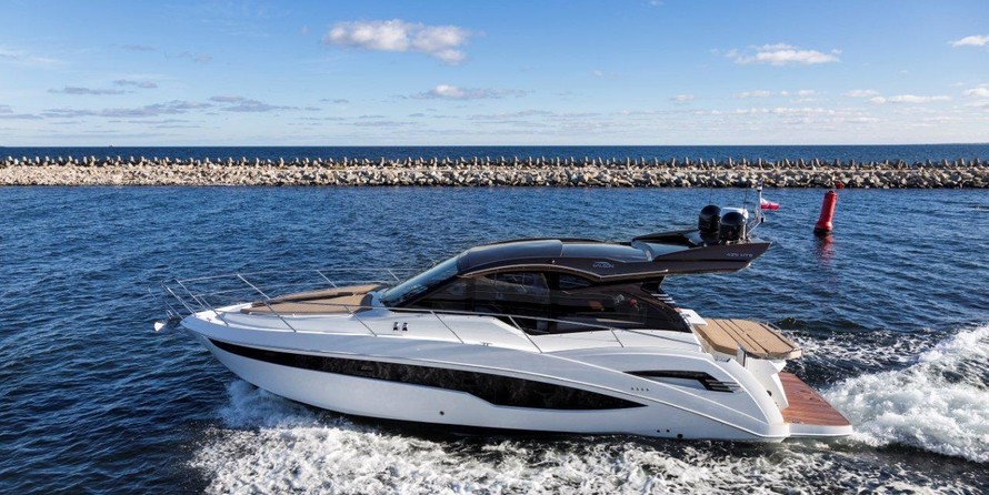 Galeon 425 HTS