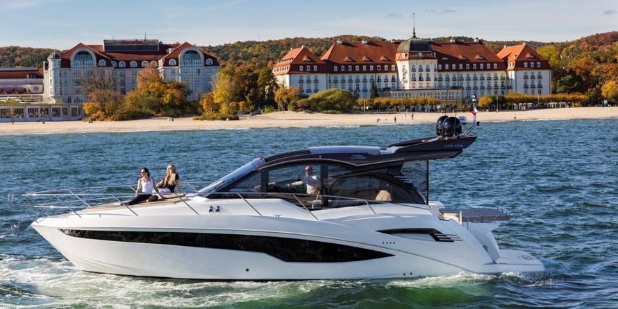 Galeon 425 HTS