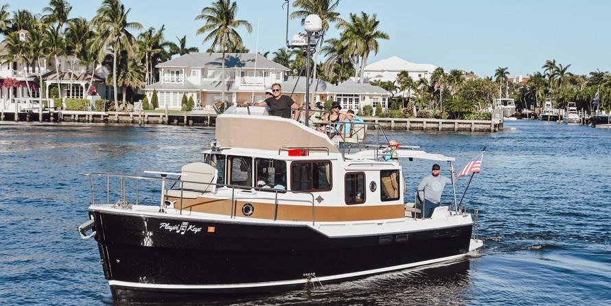 Ranger Tugs R-31 CB