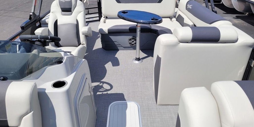 Sunchaser Boats Geneva Sport 24 LR DH Sport