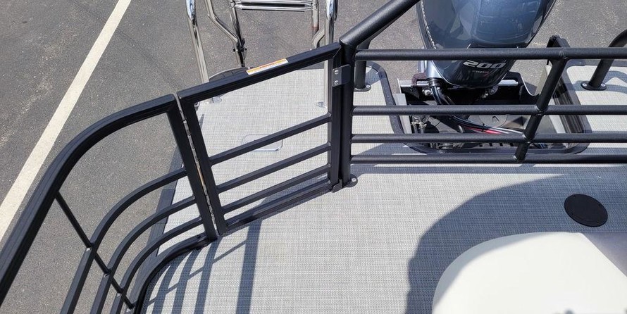 Sunchaser Boats Geneva Sport 24 LR DH Sport