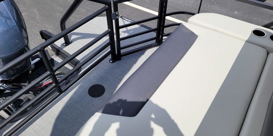 Sunchaser Boats Geneva Sport 24 LR DH Sport