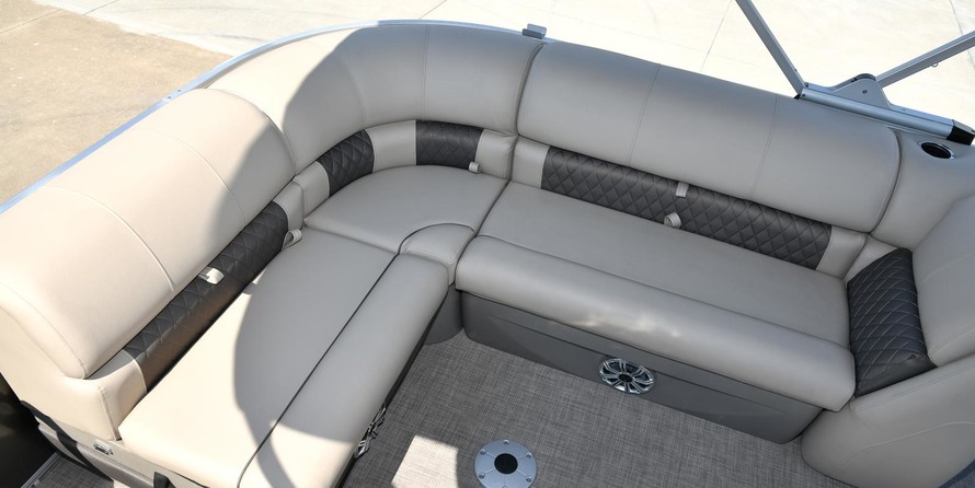 Sun Tracker Party Barge 20 DLX