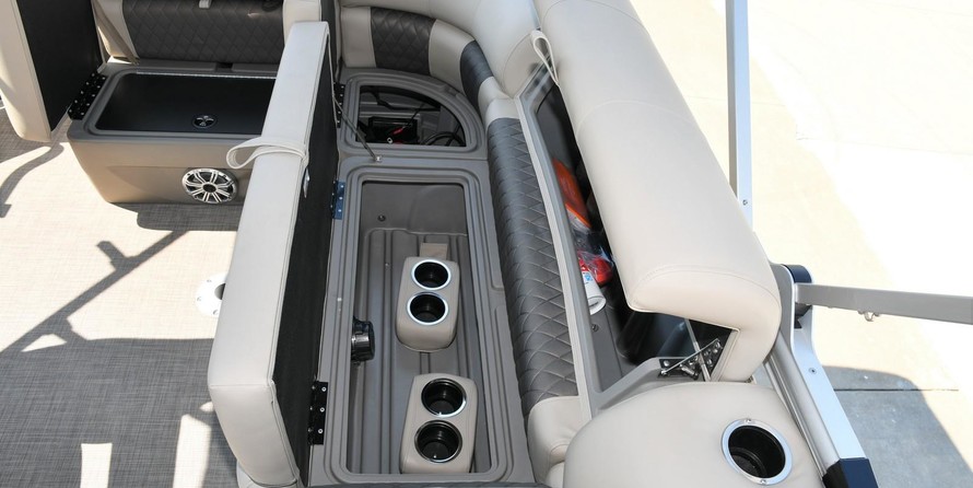 Sun Tracker Party Barge 20 DLX