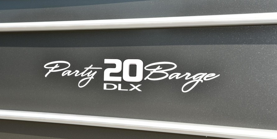 Sun Tracker Party Barge 20 DLX