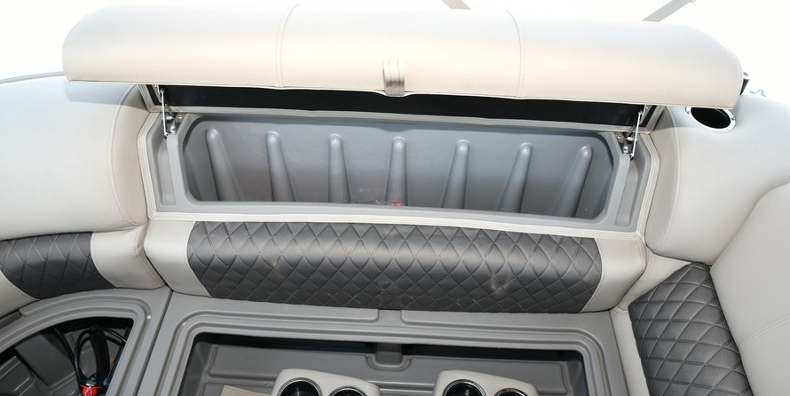 Sun Tracker Party Barge 20 DLX