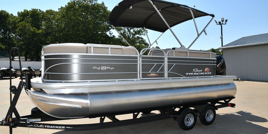 Sun Tracker Party Barge 20 DLX