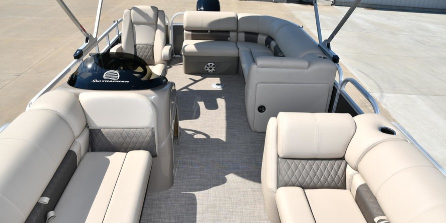 Sun Tracker Party Barge 20 DLX