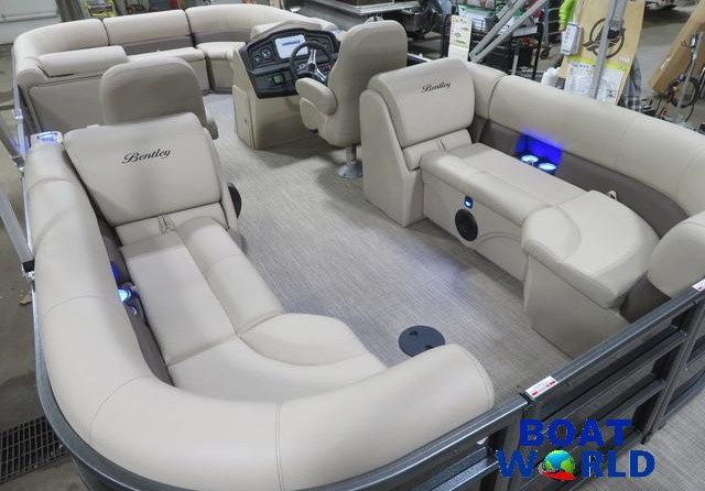 Premier Pontoons Navigator 220