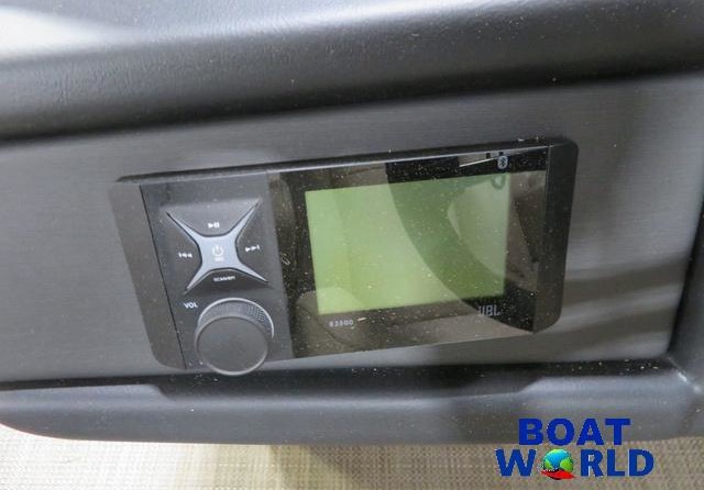 Premier Pontoons Navigator 220