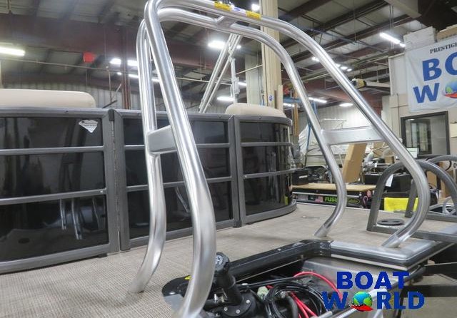 Premier Pontoons Navigator 220