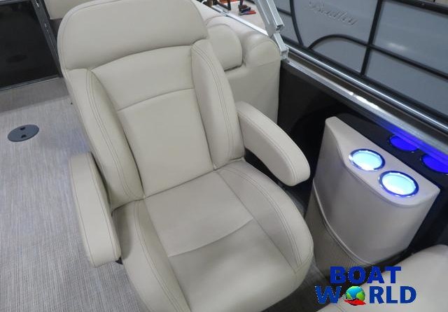 Premier Pontoons Navigator 220