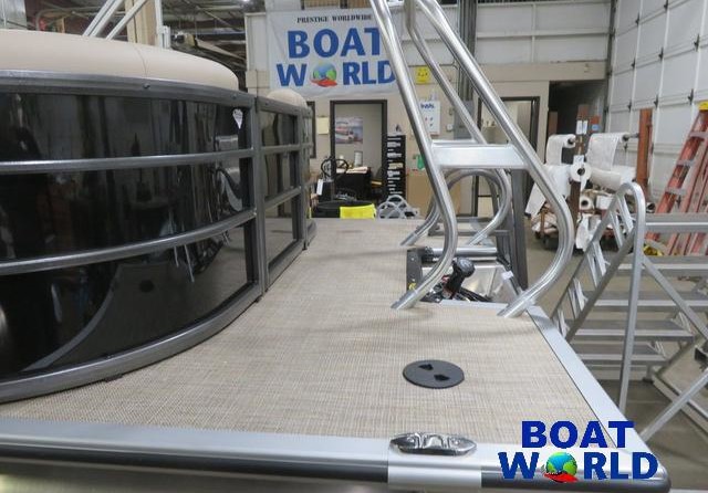 Premier Pontoons Navigator 220